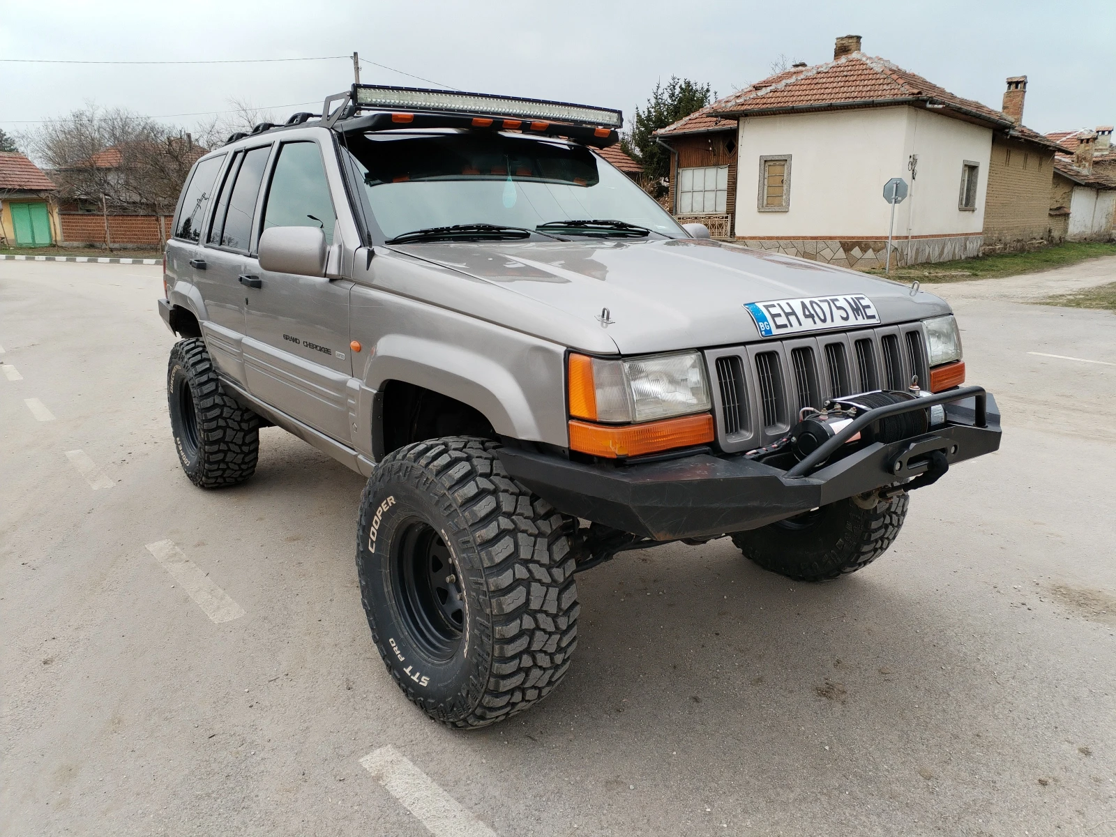 Jeep Grand cherokee 5.2 ГАЗ - изображение 2
