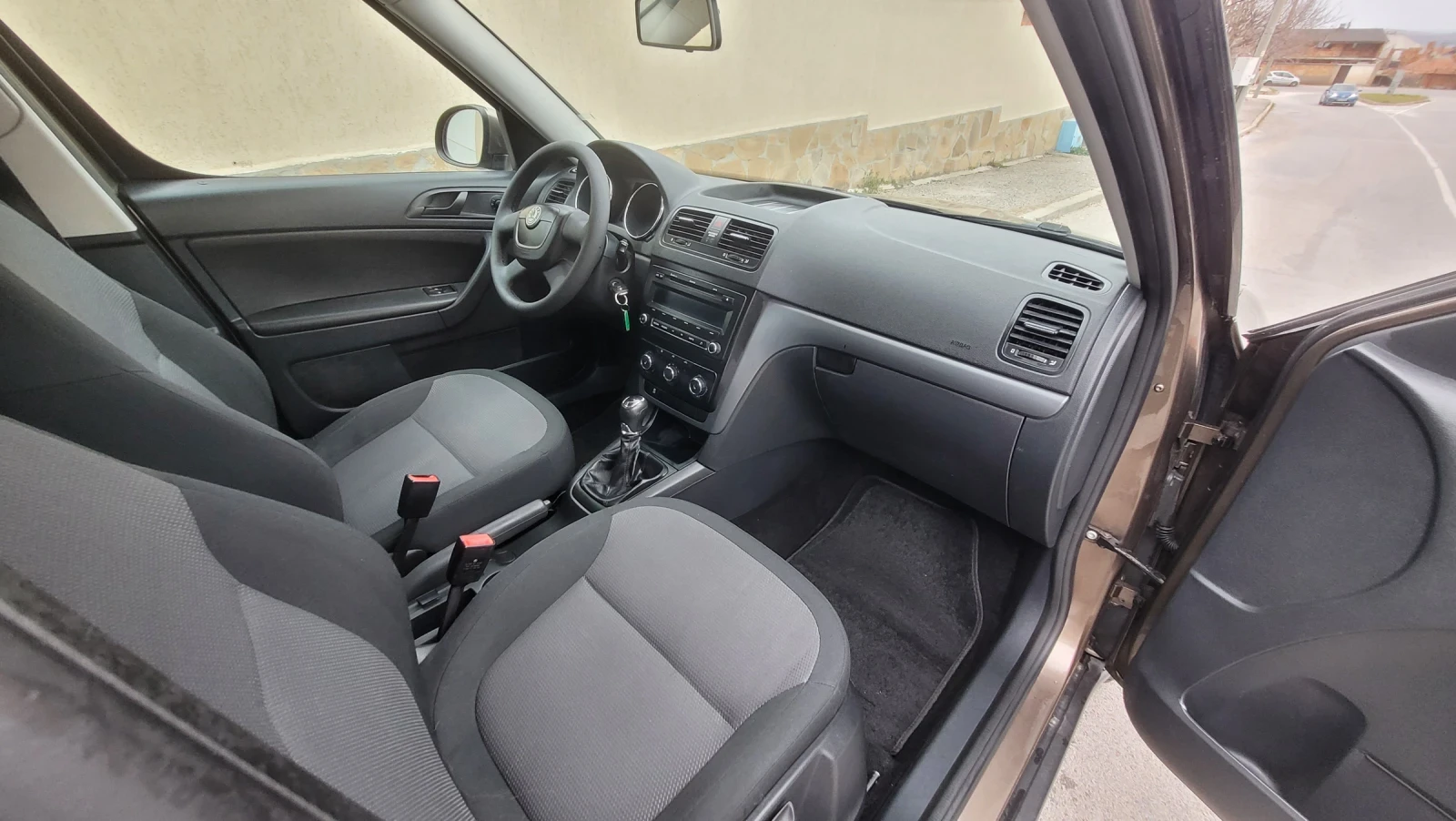 Skoda Yeti 2.0 tdi 4x4, снимка 3 - Автомобили и джипове - 54195540