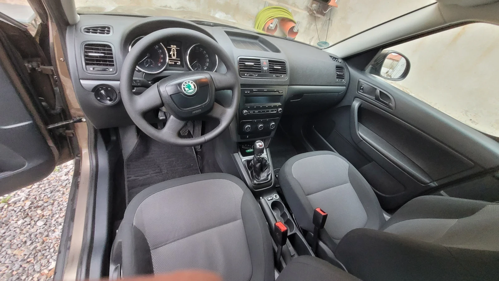 Skoda Yeti 2.0 tdi 4x4, снимка 2 - Автомобили и джипове - 54195540