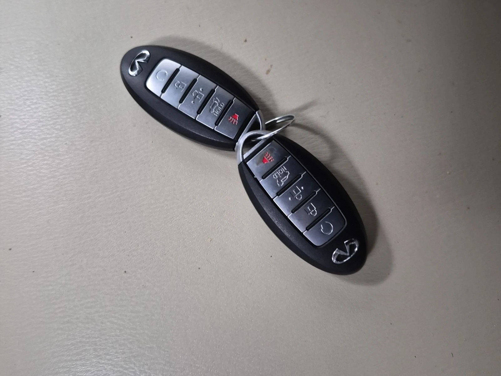 Infiniti QX80 * LUXE 8 PASSENGER AWD * CARFAX * ��� ������������ | Mobile.bg � ����������� 8