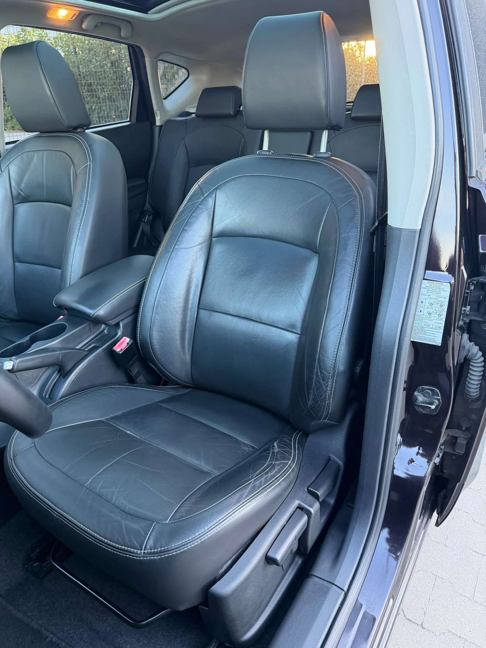 Nissan Qashqai 2.0i Facelift Tekna* Пълна Сервизна История* Кожа, снимка 12 - Автомобили и джипове - 55086173