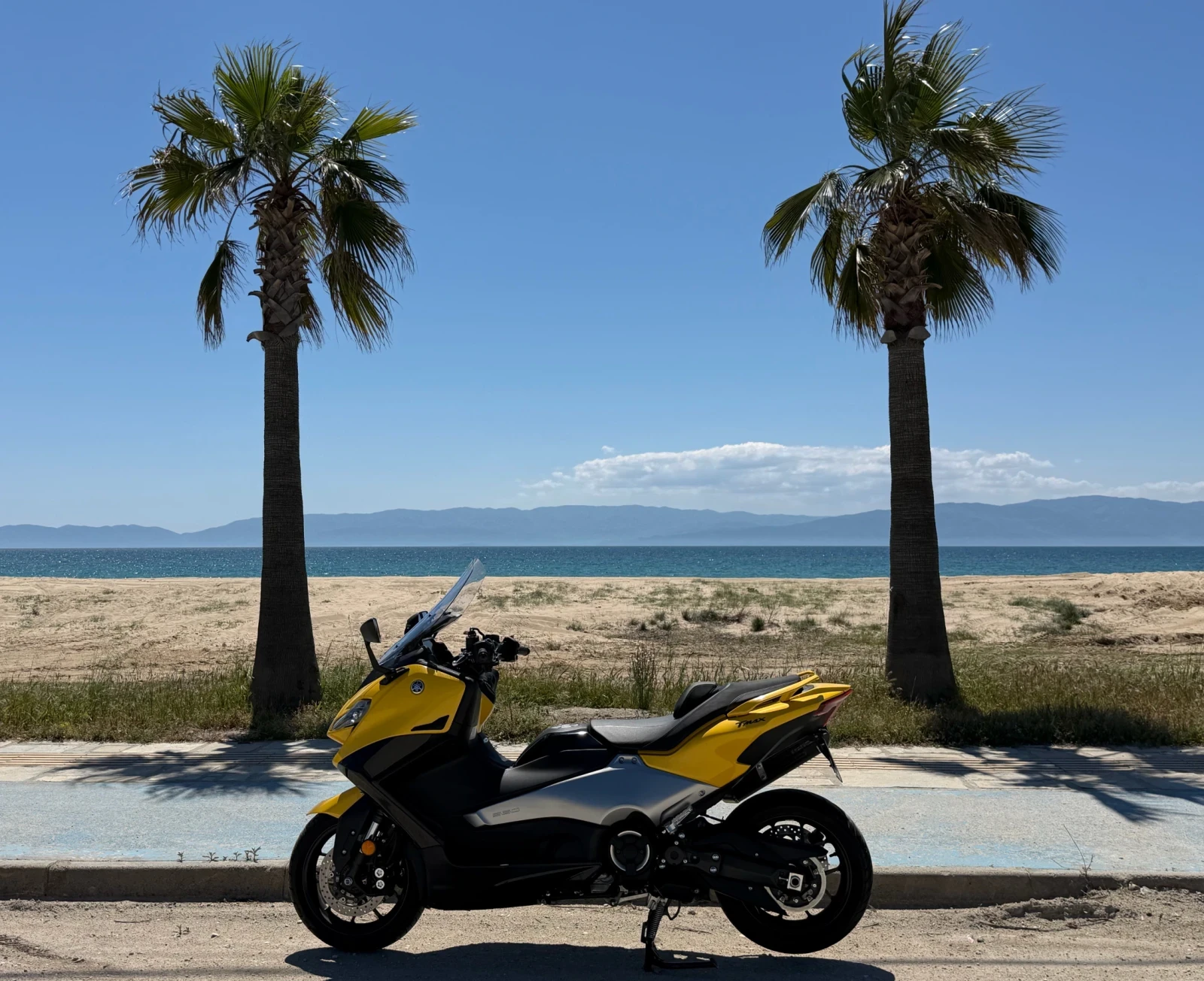 Yamaha T-max 560 JCosta BumbleBee