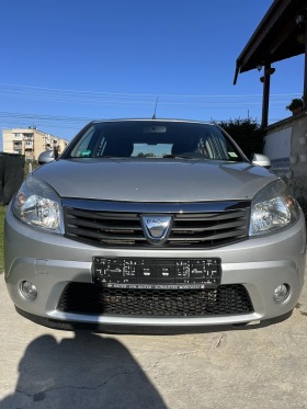 Dacia Sandero Бензин - газ, кмиматик, снимка 1 - Автомобили и джипове - 45062018
