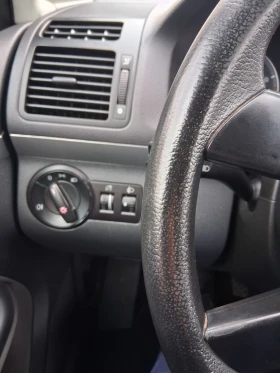 VW Touran 1.6 бензин 102 кс, снимка 4