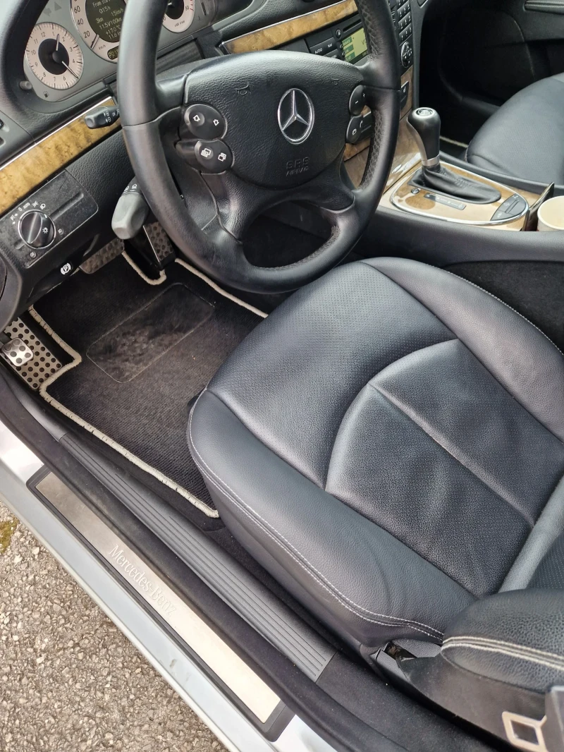 Mercedes-Benz E 320 W211, снимка 6 - Автомобили и джипове - 48811547