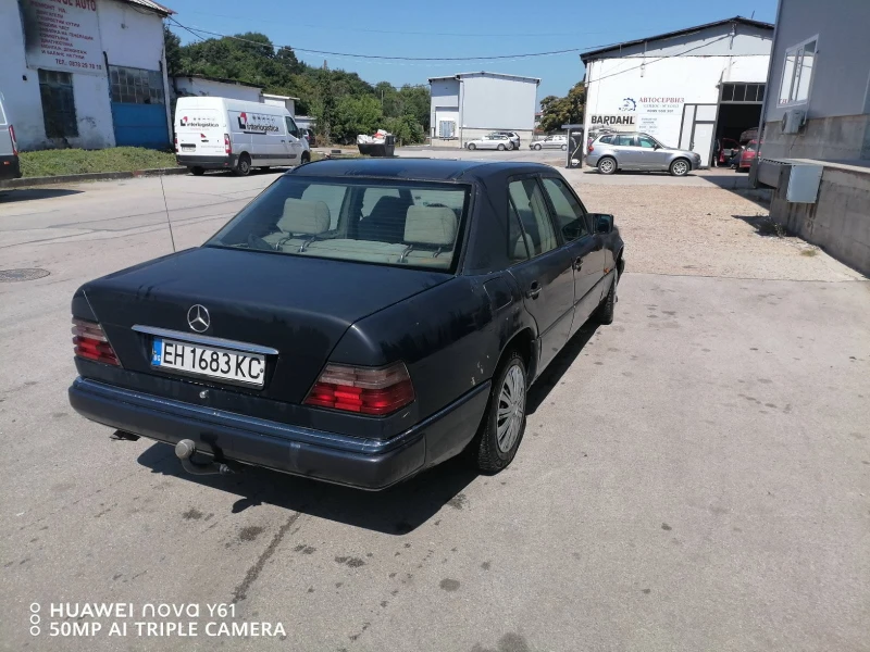 Mercedes-Benz E 250 TD На части, снимка 2 - Автомобили и джипове - 49255530