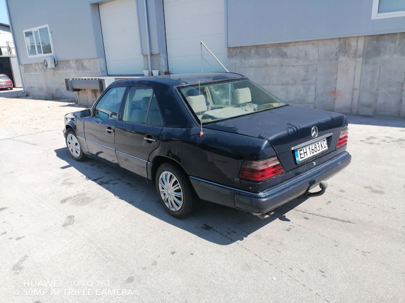 Mercedes-Benz E 250 TD На части, снимка 4 - Автомобили и джипове - 49255530