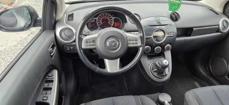 Mazda 2 1.5-103кс. КЛИМА, снимка 12 - Автомобили и джипове - 49546577