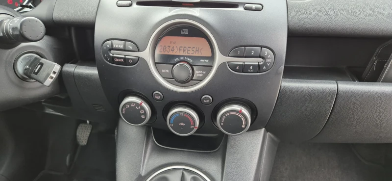 Mazda 2 1.5-103кс. КЛИМА, снимка 16 - Автомобили и джипове - 49546577