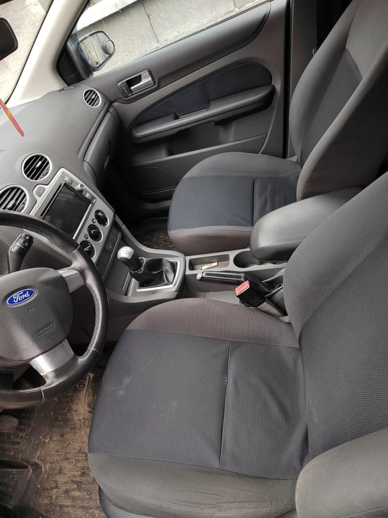 Ford Focus 1.6 TDCI, снимка 7 - Автомобили и джипове - 49610182