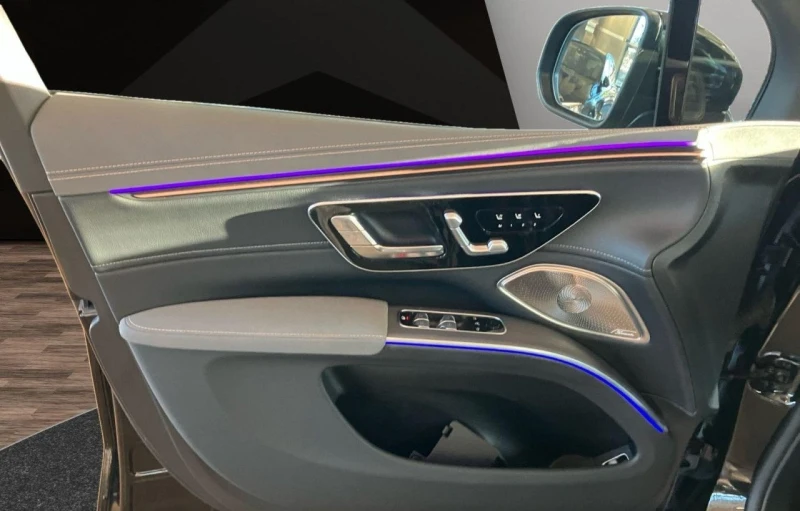 Mercedes-Benz EQS 450 4-MATIC SUV AMG HYPERSCREEN HEAD UP 360, снимка 5 - Автомобили и джипове - 52381563