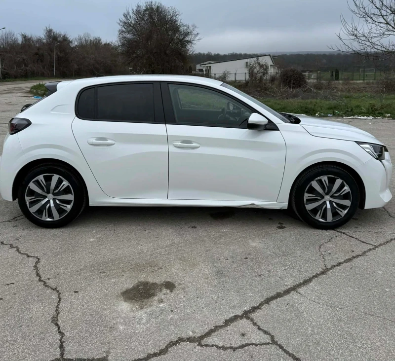 Peugeot 208 1.2 PureTech , снимка 7 - Автомобили и джипове - 52972426