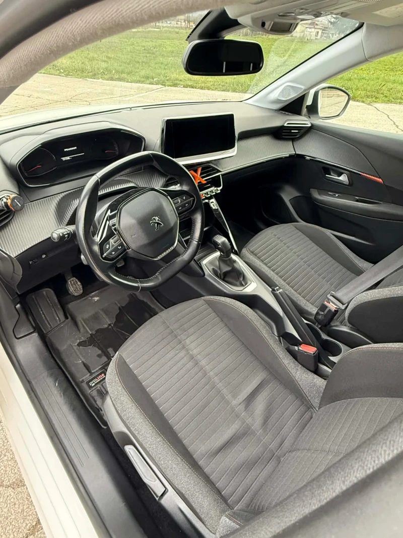 Peugeot 208 1.2 PureTech , снимка 8 - Автомобили и джипове - 52972426