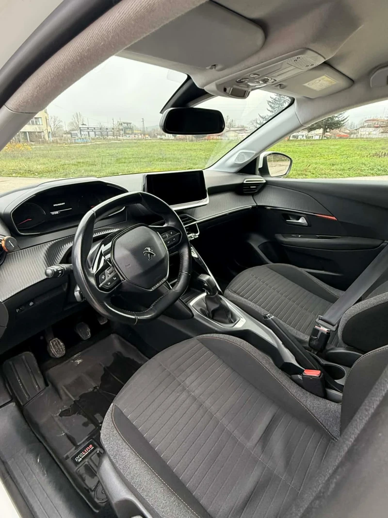 Peugeot 208 1.2 PureTech , снимка 11 - Автомобили и джипове - 52972426