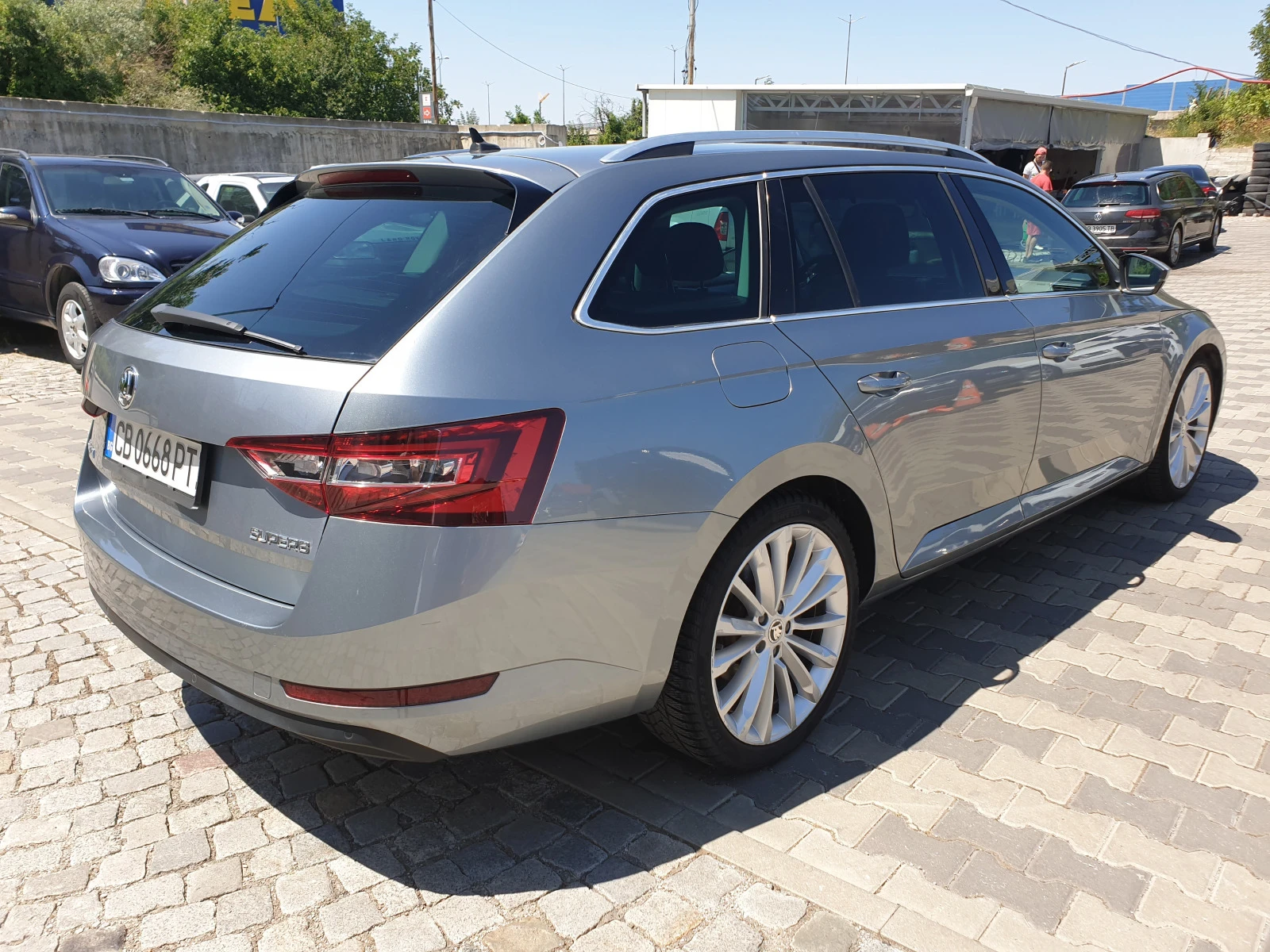 Skoda Superb 2.0TDI DSG - изображение 6