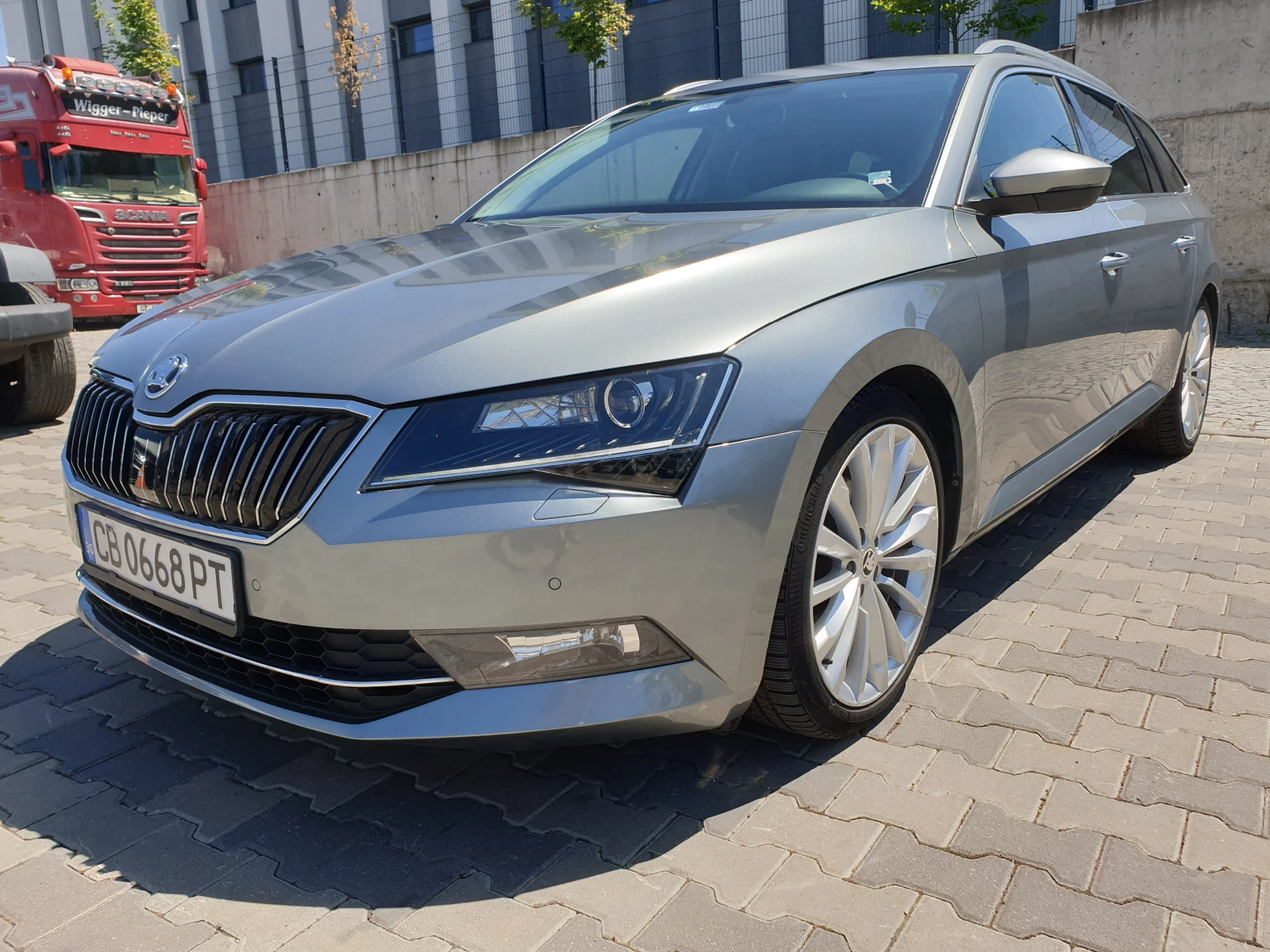 Skoda Superb 2.0TDI DSG - [1] 