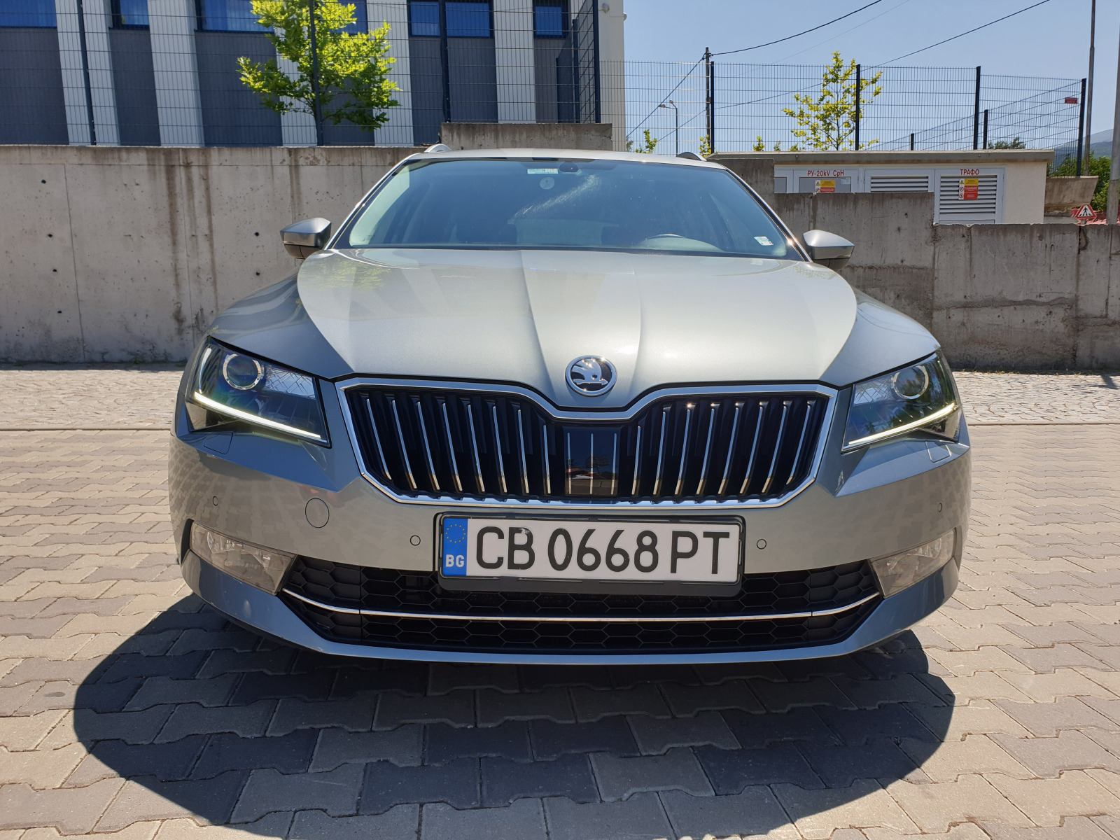 Skoda Superb 2.0TDI DSG - изображение 2