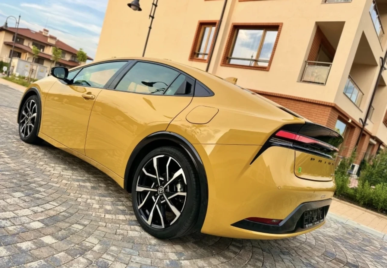 Toyota Prius Gold / 10 ГОДИНИ ГАРАНЦИЯ / Plug in Hybrid НАЛИЧЕН - изображение 6
