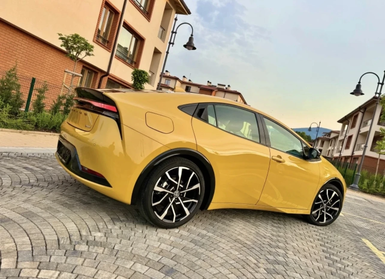 Toyota Prius Gold / 10 ГОДИНИ ГАРАНЦИЯ / Plug in Hybrid НАЛИЧЕН - изображение 7