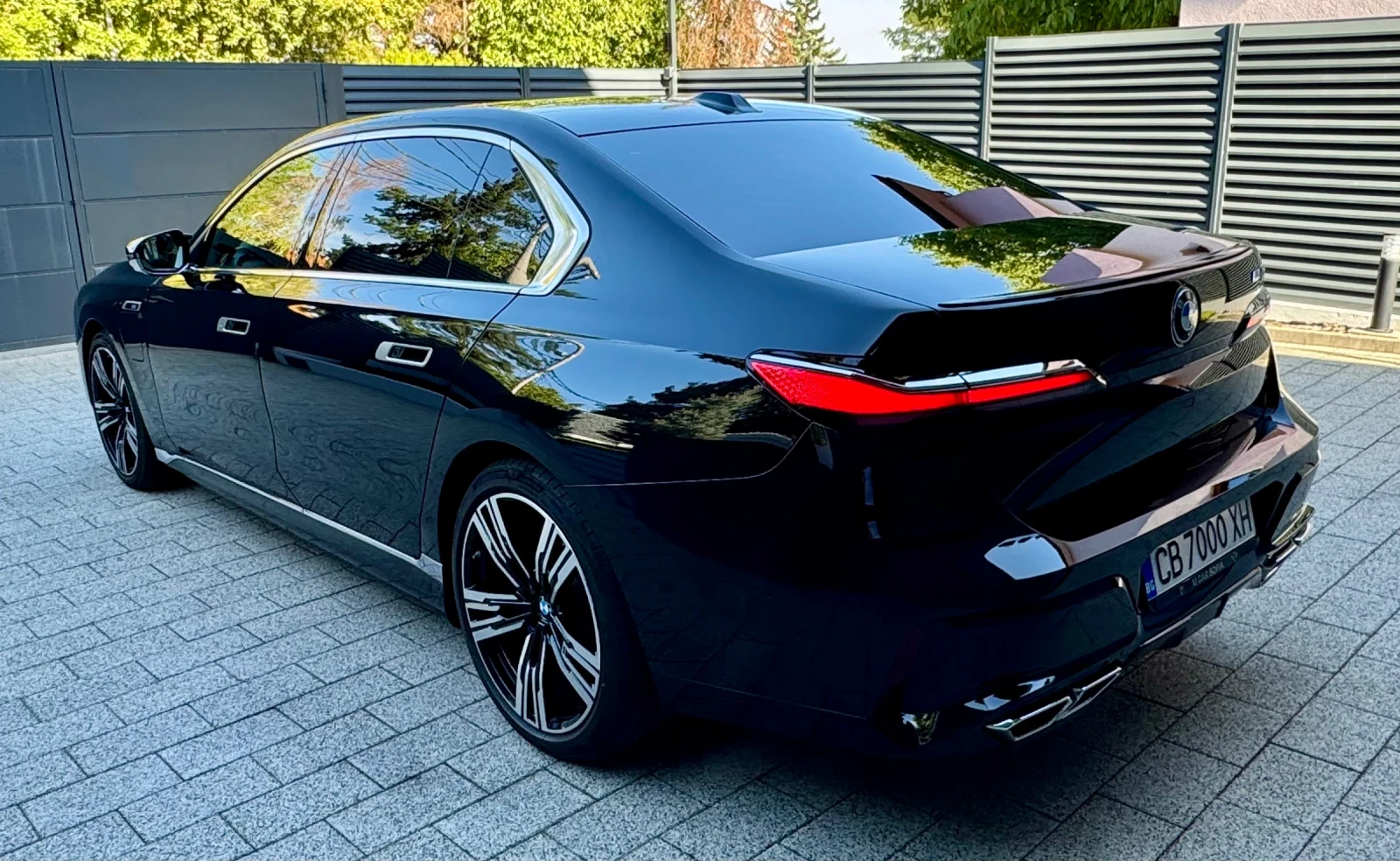 BMW 760 НАЛИЧЕН M760e/drive/Bow er&Wilkinson - изображение 4