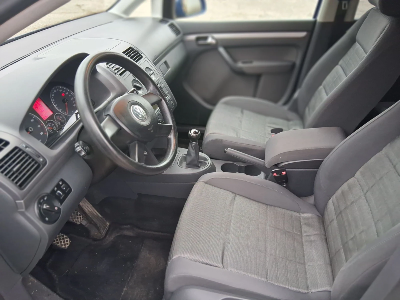 VW Touran 1.6  102  | Mobile.bg   8