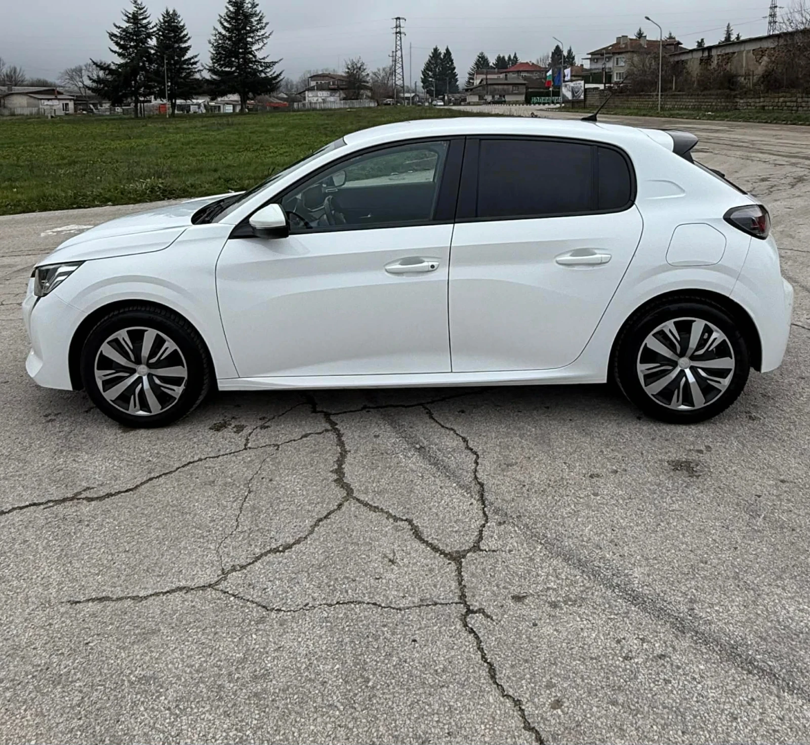 Peugeot 208 1.2 PureTech  - изображение 6