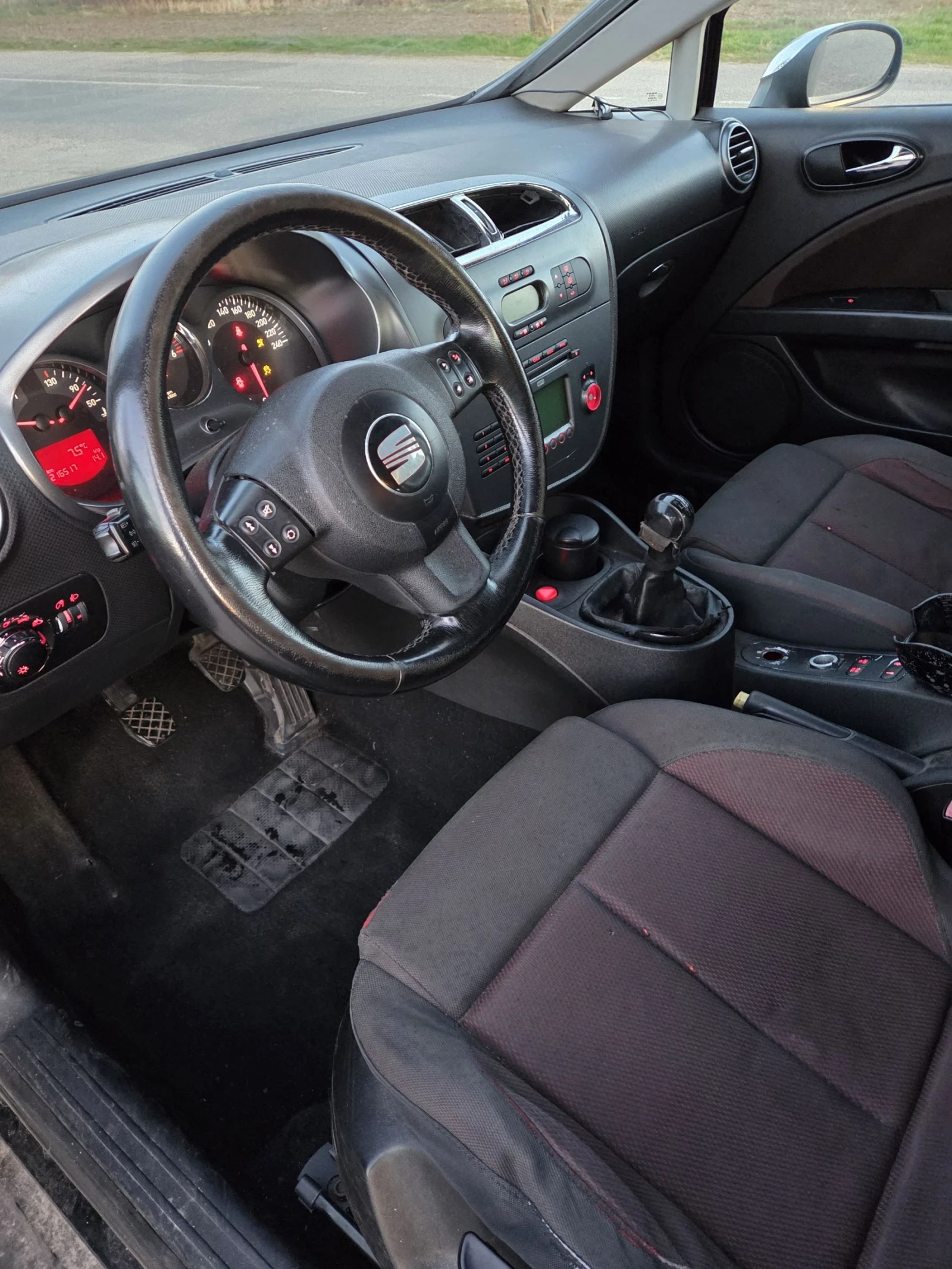 Seat Leon, снимка 11 - Автомобили и джипове - 53327833