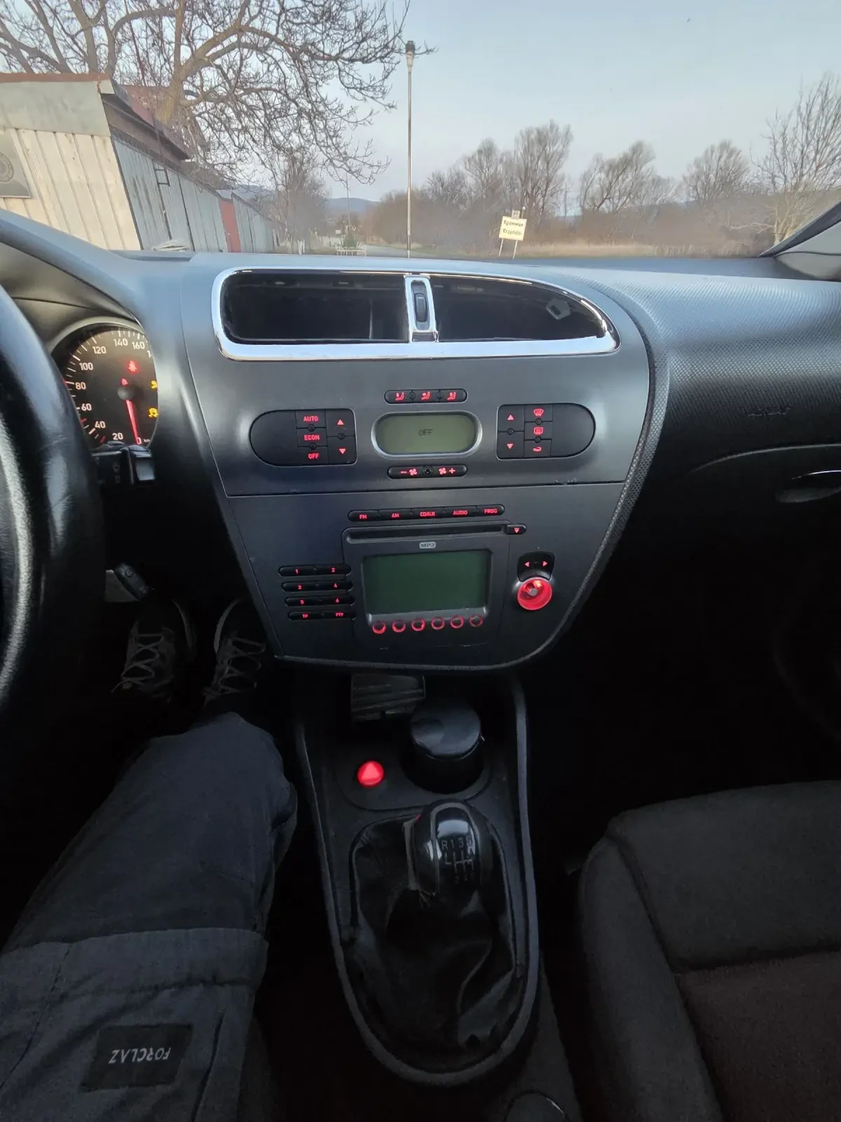 Seat Leon, снимка 12 - Автомобили и джипове - 53327833