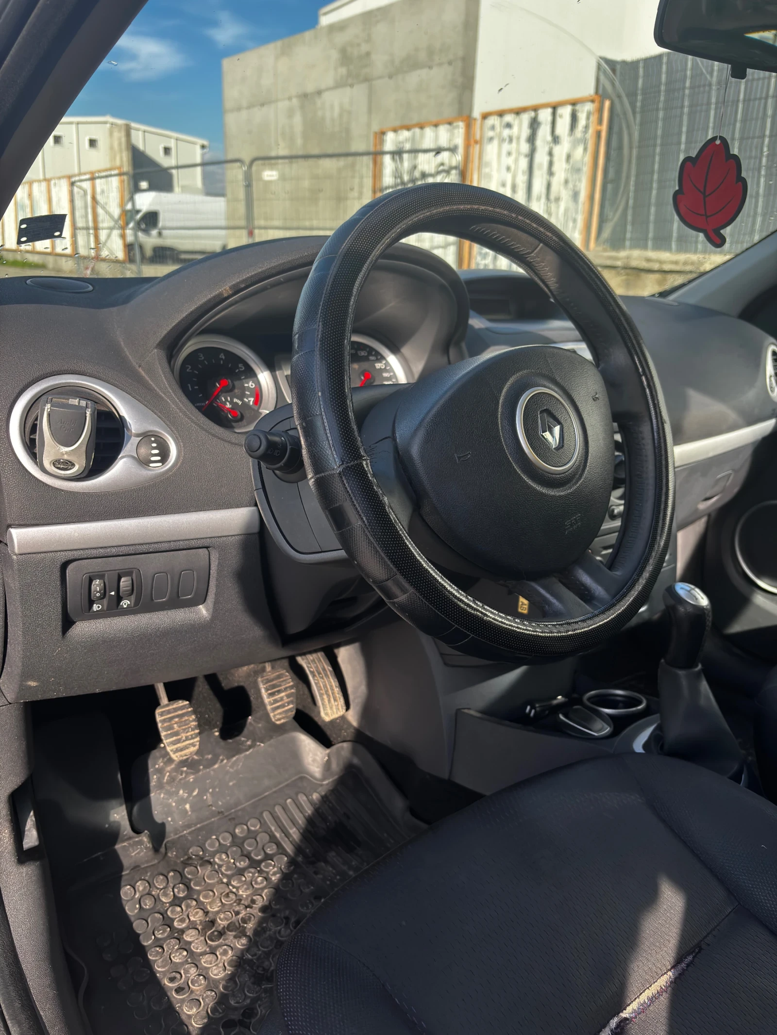 Renault Clio  - изображение 10