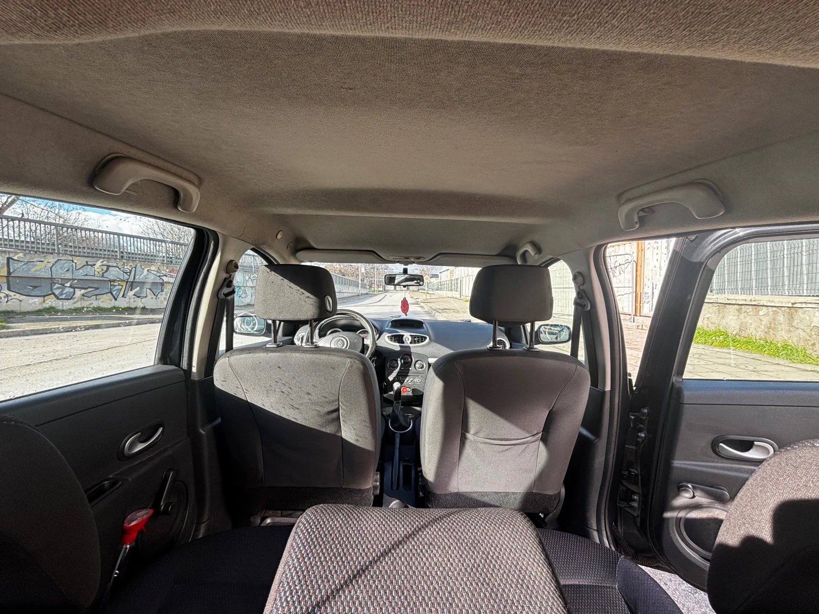 Renault Clio, снимка 11 - Автомобили и джипове - 53854019