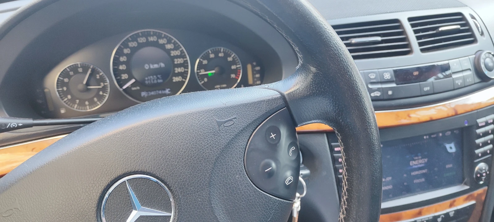 Mercedes-Benz E 240 LPG, снимка 14 - Автомобили и джипове - 53875939