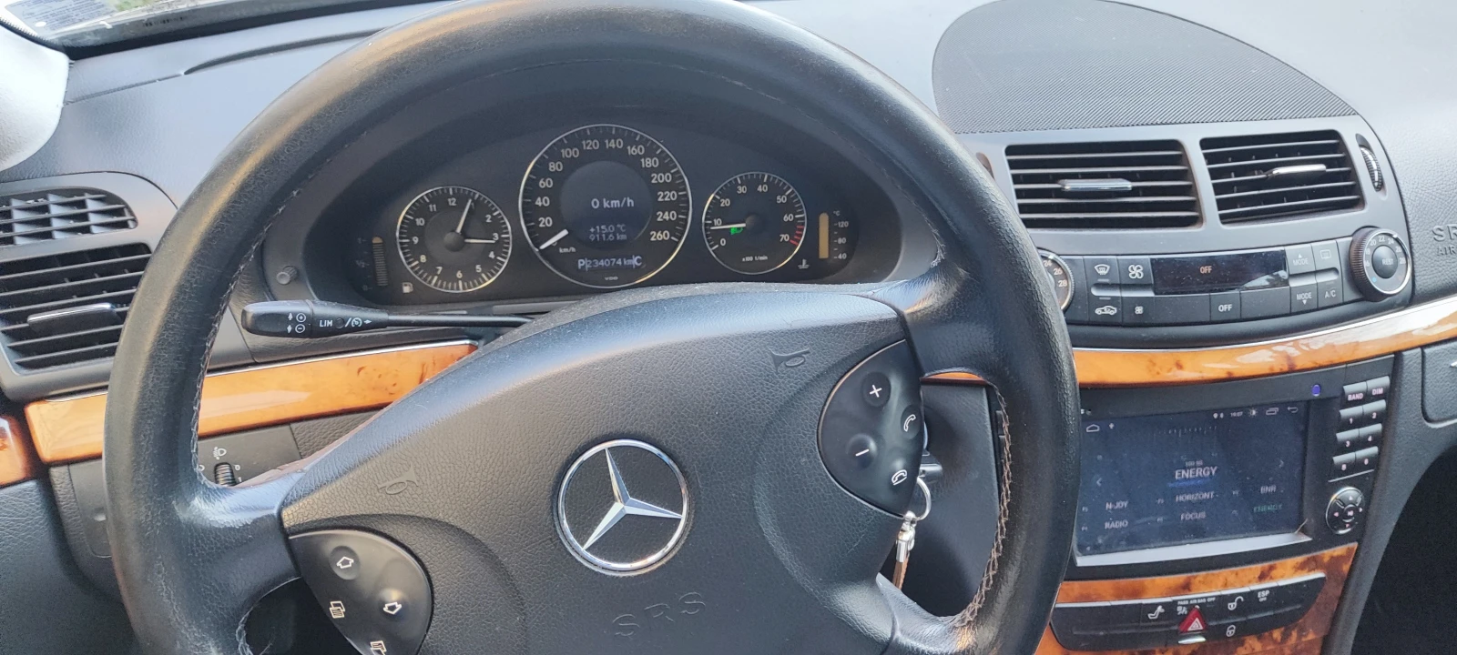 Mercedes-Benz E 240 LPG, снимка 15 - Автомобили и джипове - 53875939