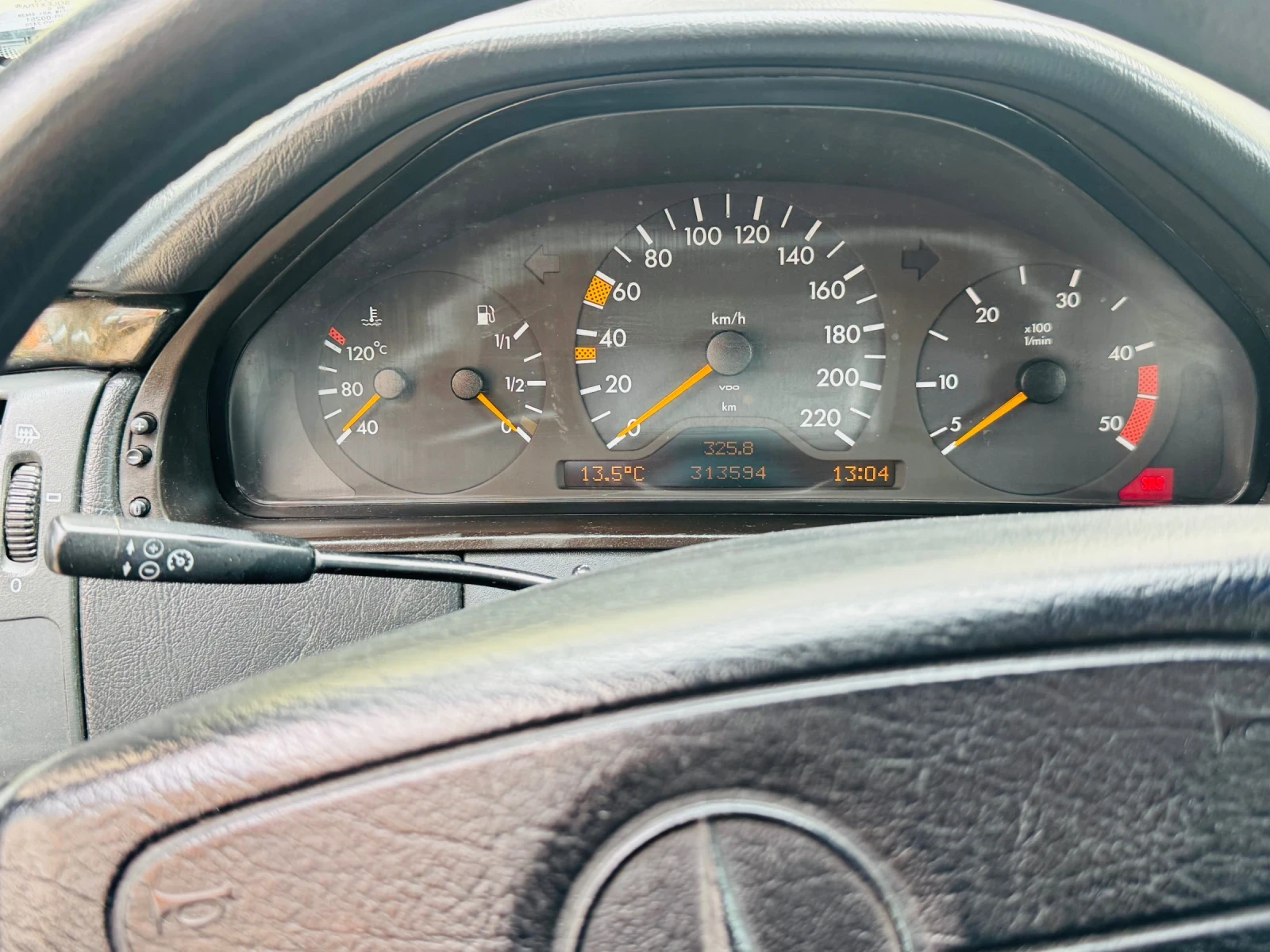 Mercedes-Benz E 290, снимка 14 - Автомобили и джипове - 54151531