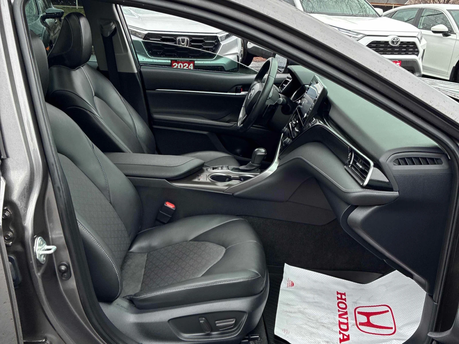 Toyota Camry XSE  * СЕРВИЗНА ИСТОРИЯ * CARFAX * , снимка 12 - Автомобили и джипове - 54206620