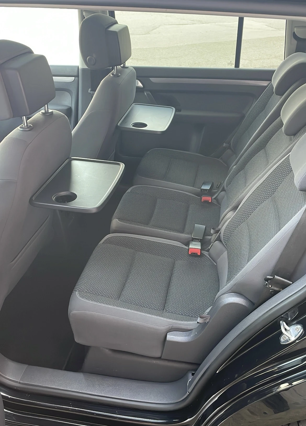 VW Touran, снимка 8 - Автомобили и джипове - 54313905