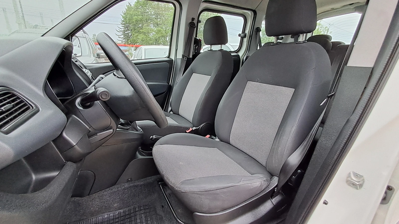 Fiat Doblo МАКСИ ПЪТНИК 7-МЕСТА РЕАЛ КМ ИЗКЛЮЧИТЕЛН СЕРВ КНИЖ, снимка 7 - Автомобили и джипове - 54520759