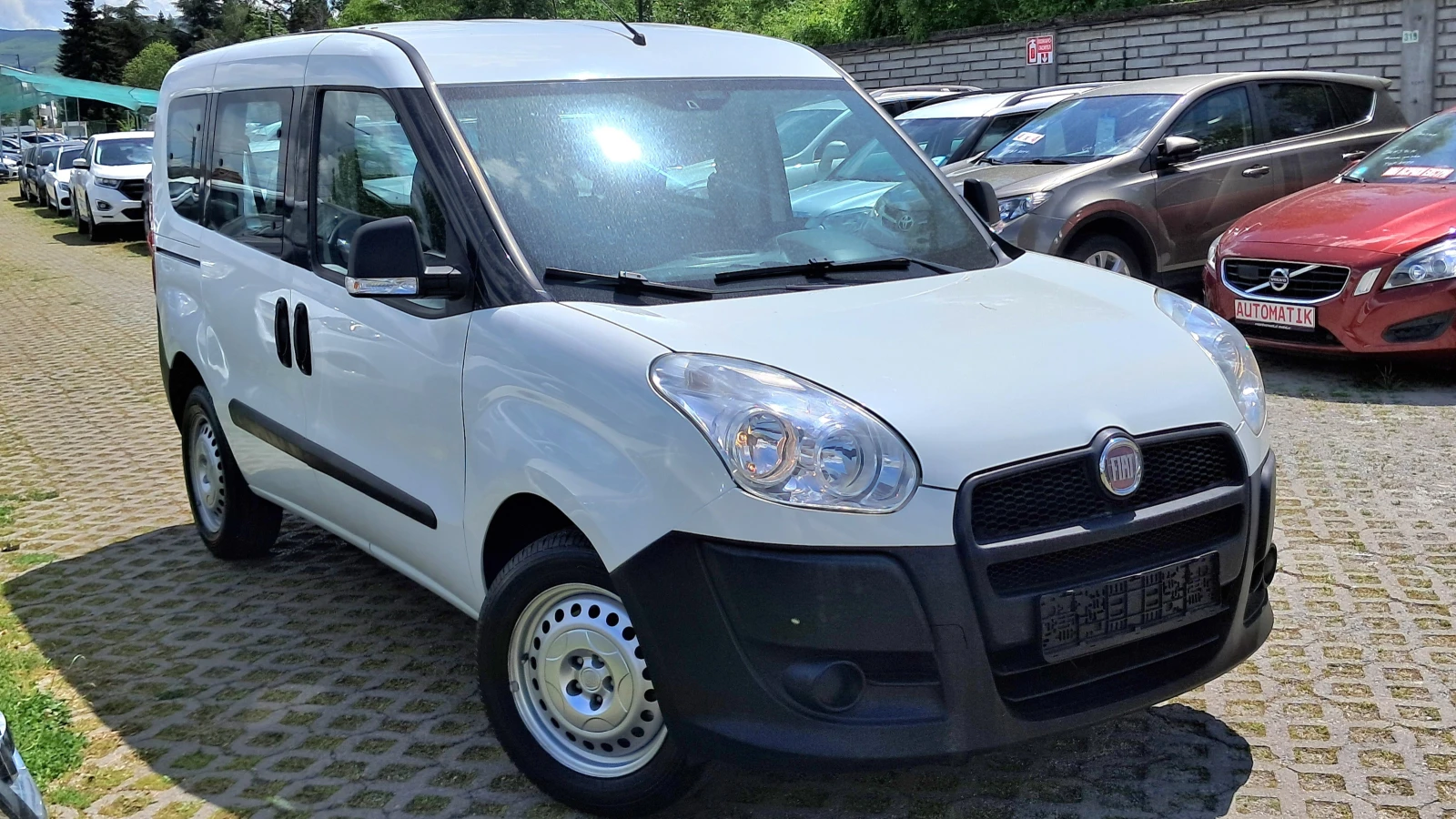 Fiat Doblo МАКСИ ПЪТНИК 7-МЕСТА РЕАЛ КМ ИЗКЛЮЧИТЕЛН СЕРВ КНИЖ, снимка 2 - Автомобили и джипове - 54520759