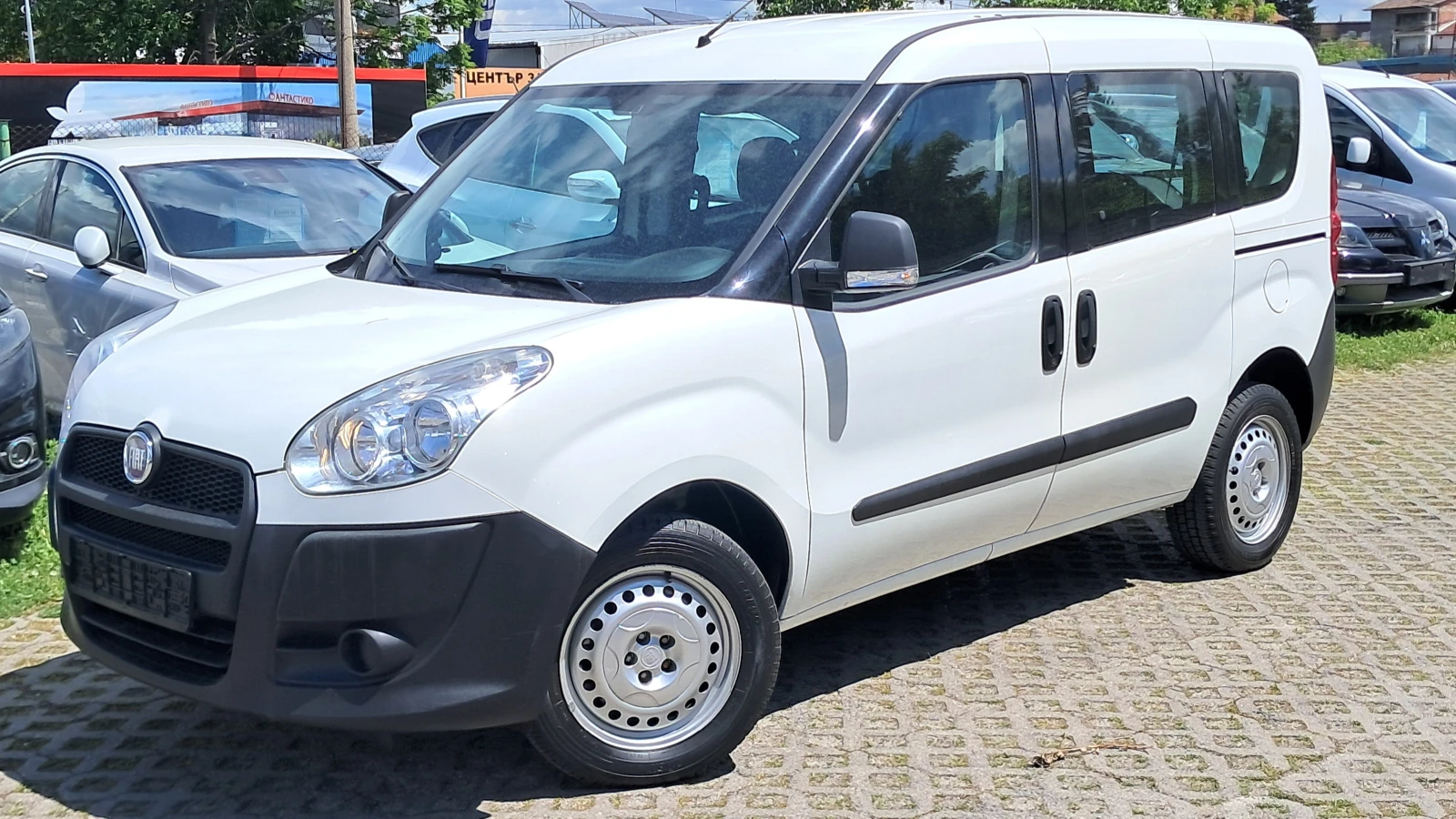 Fiat Doblo МАКСИ ПЪТНИК 7-МЕСТА РЕАЛ КМ ИЗКЛЮЧИТЕЛН СЕРВ КНИЖ