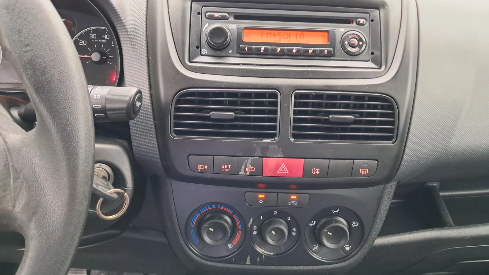 Fiat Doblo МАКСИ ПЪТНИК 7-МЕСТА РЕАЛ КМ ИЗКЛЮЧИТЕЛН СЕРВ КНИЖ, снимка 12 - Автомобили и джипове - 54520759