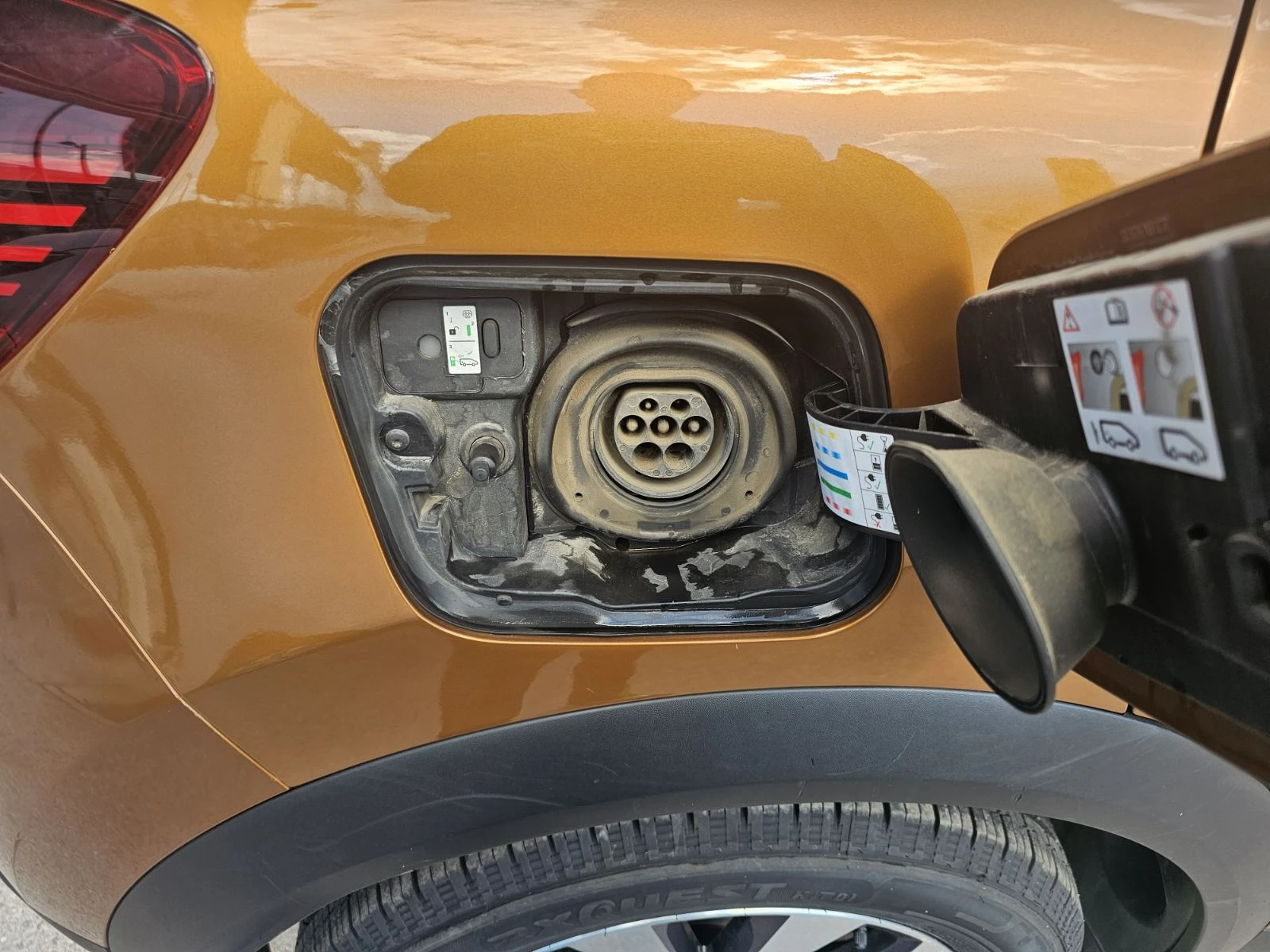 Renault Captur E-TECH HYBRID 92 EDC PLUG-IN | Mobile.bg � ����������� 15