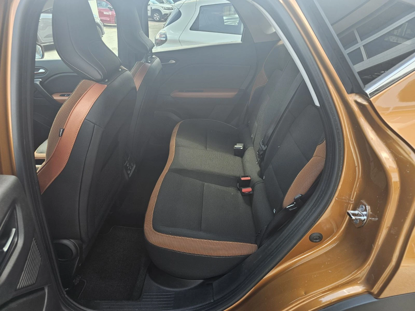 Renault Captur E-TECH HYBRID 92 EDC PLUG-IN | Mobile.bg � ����������� 16