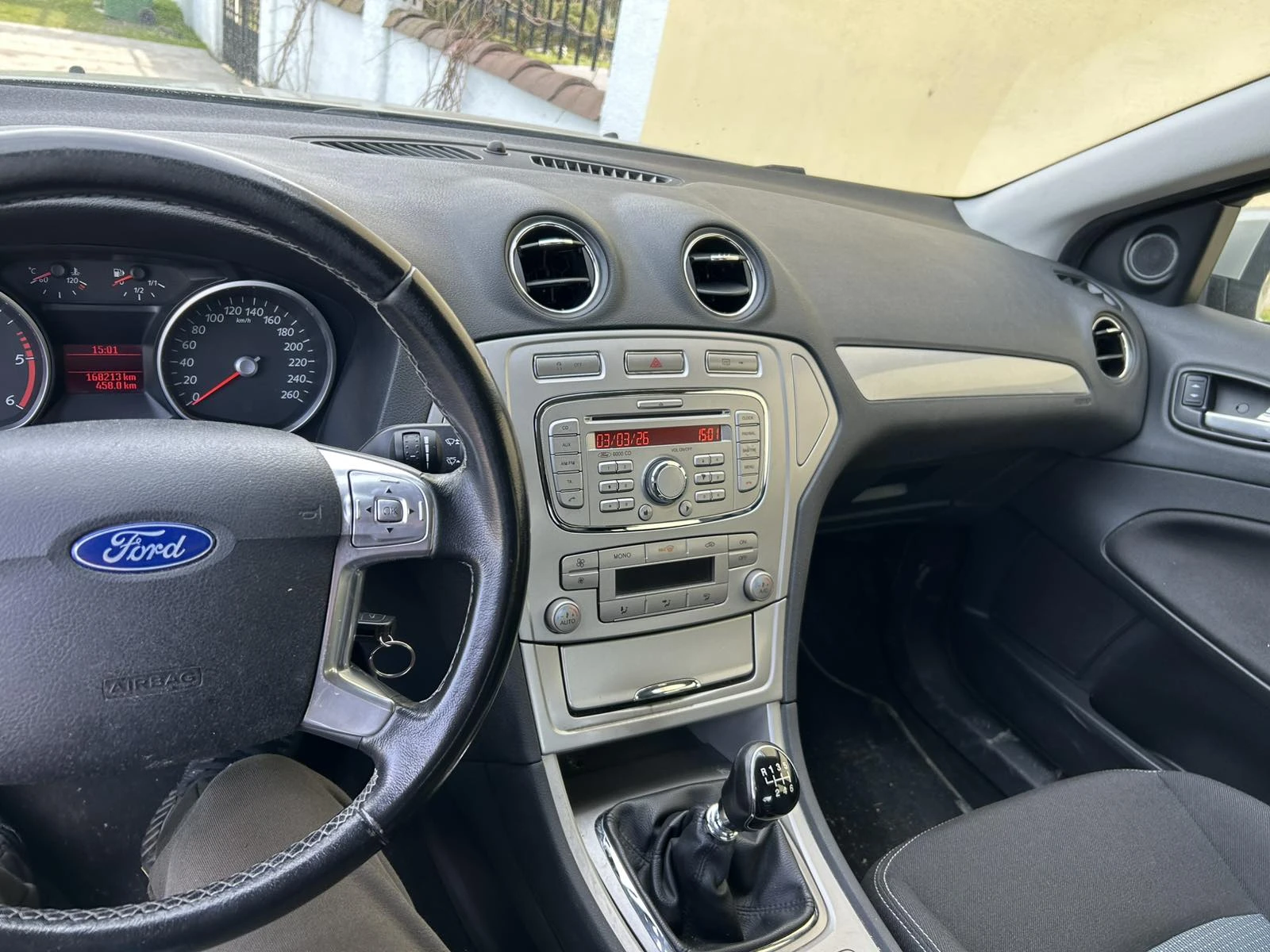 Ford Mondeo 1.8 TDCI (Напълно обслужена), снимка 8 - Автомобили и джипове - 54929369