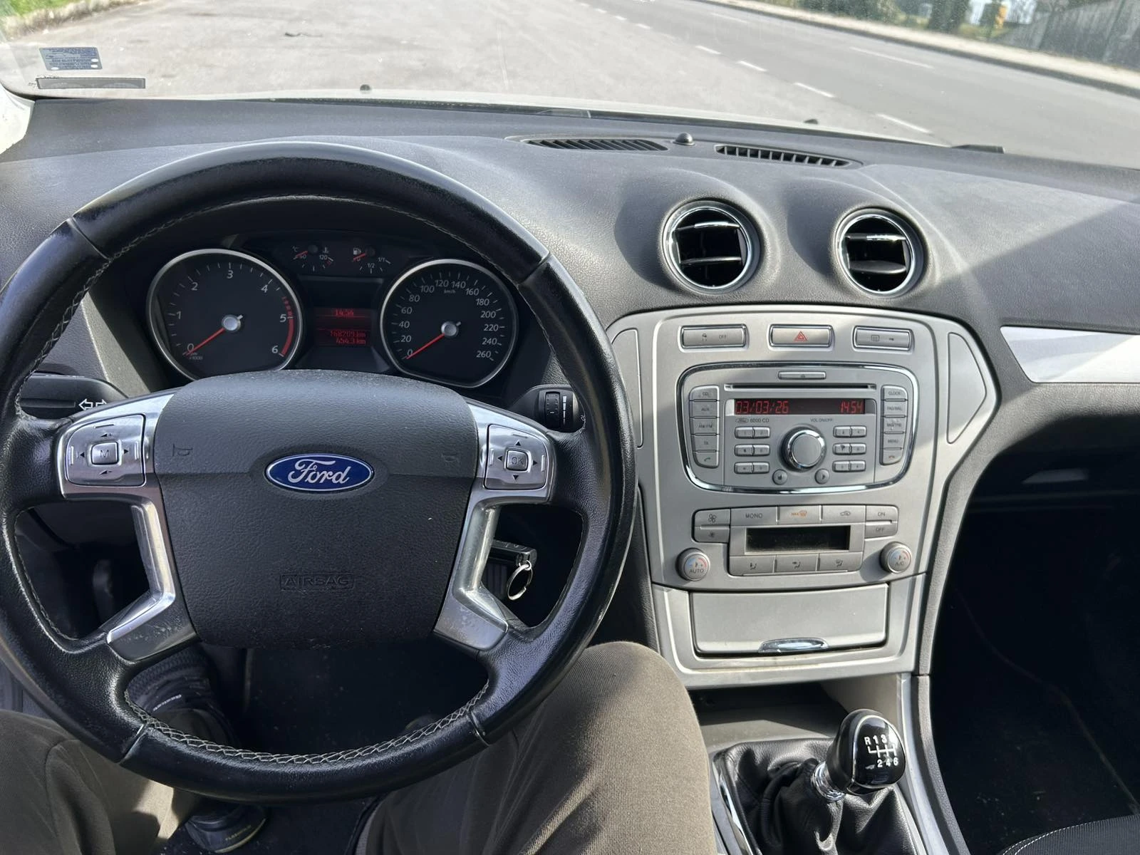 Ford Mondeo 1.8 TDCI (Напълно обслужена), снимка 14 - Автомобили и джипове - 54929369