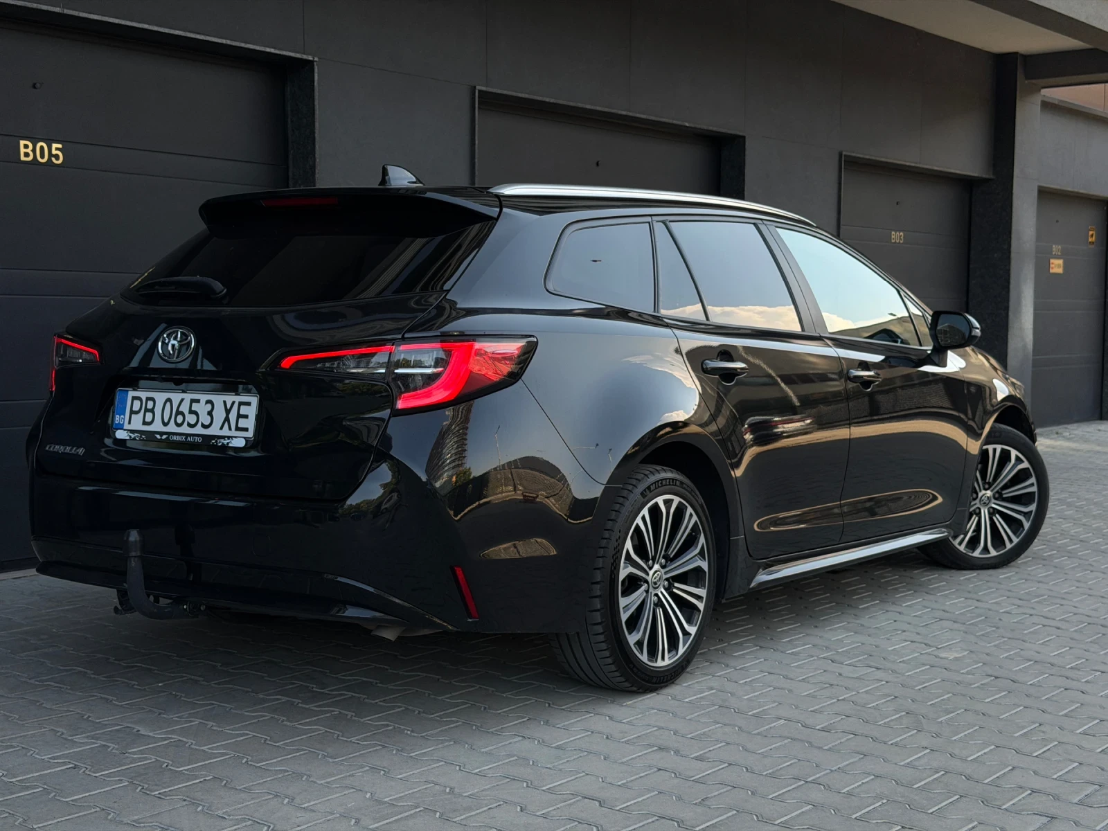 Toyota Corolla EXCLUSIVE EDITION , снимка 3 - Автомобили и джипове - 55104456