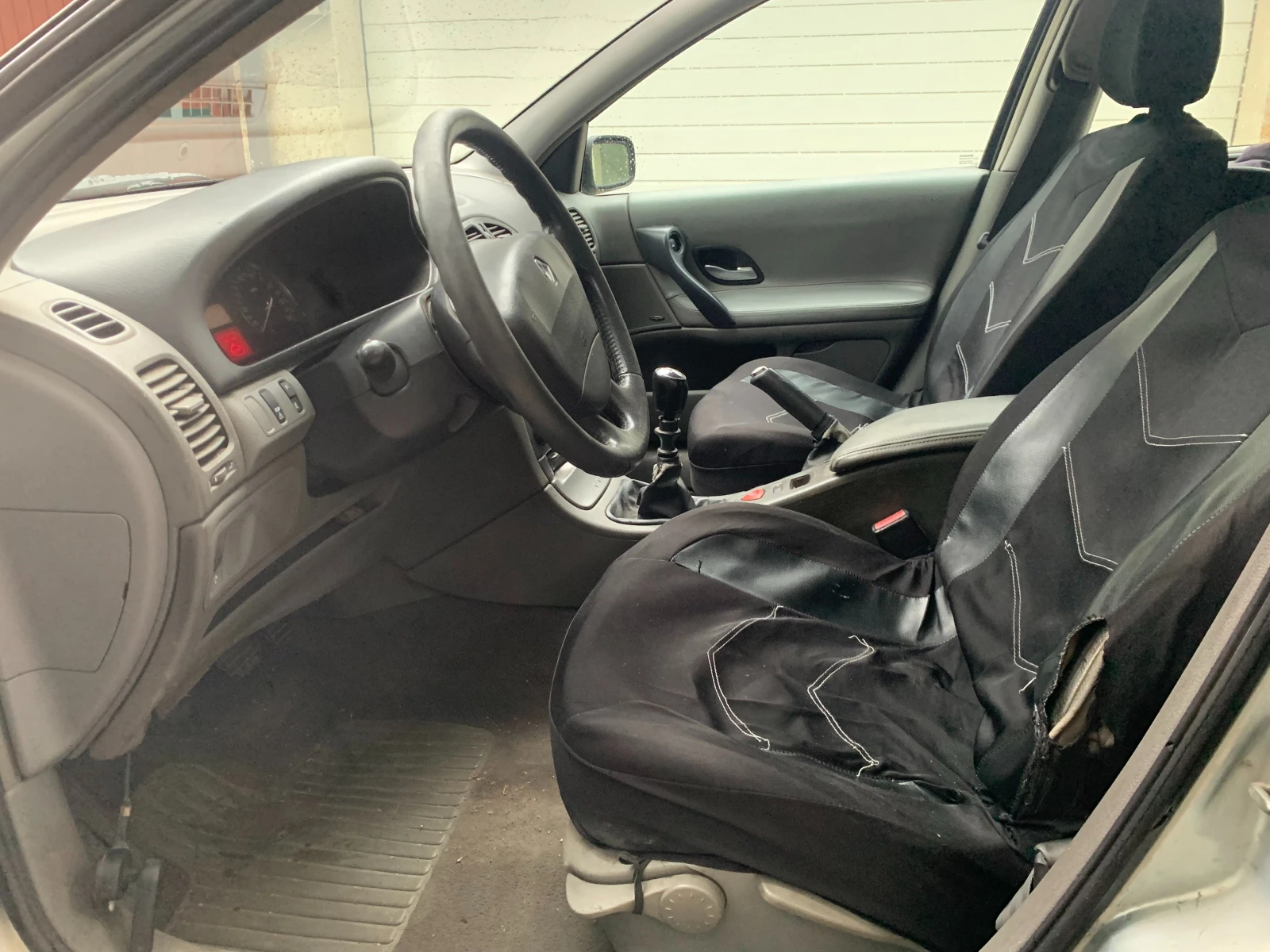 Renault Laguna 1.9 tdi, снимка 6 - Автомобили и джипове - 55226433