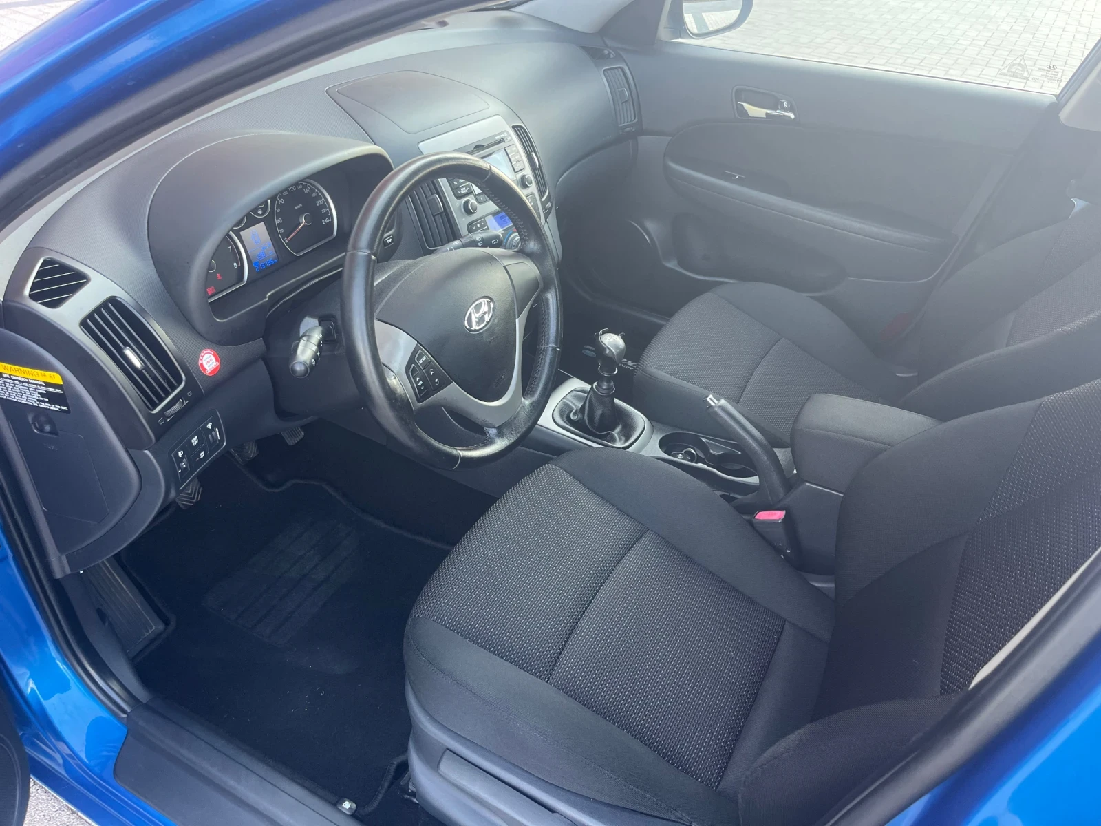 Hyundai I30 1.4 климатроник, снимка 9 - Автомобили и джипове - 55439152