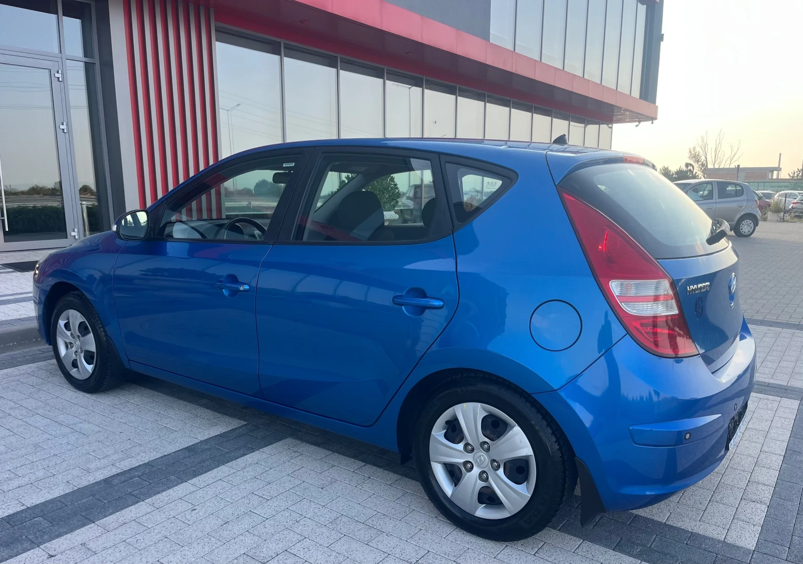 Hyundai I30 1.4 климатроник, снимка 6 - Автомобили и джипове - 55439152