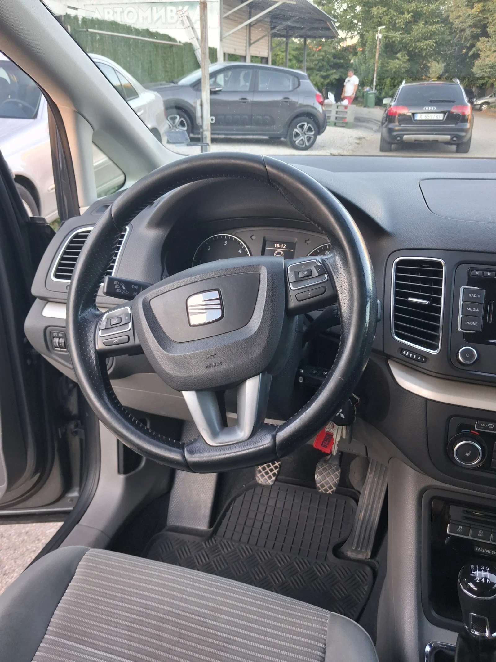 Seat Alhambra, снимка 12 - Автомобили и джипове - 56340466