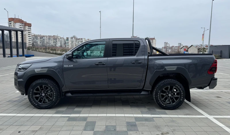 Toyota Hilux, снимка 2 - Автомобили и джипове - 49137941