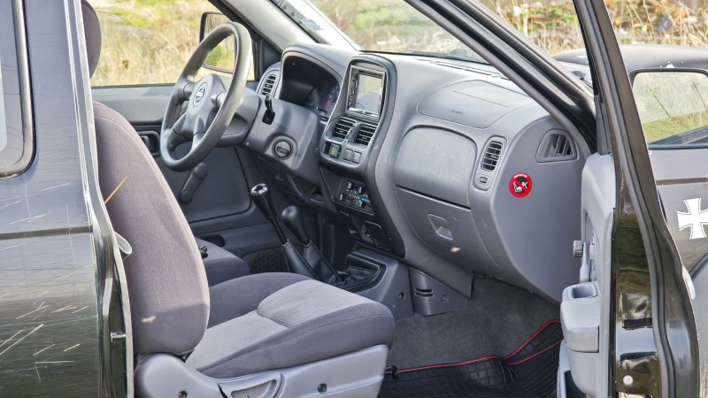 Nissan Navara /NP300/ D22 Kingcab 2.5DDTI 4WD, снимка 12 - Автомобили и джипове - 52458730